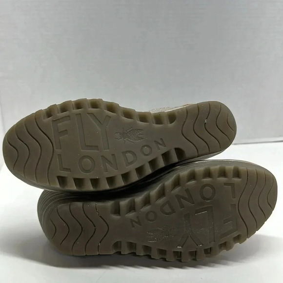 Fly London Yala Perforated Leather Wedge Lug Sandals Peep Toe  Silver Size 38 8 - Picture 8 of 12